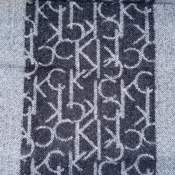 Calvin Klein Scarf - Picture 1 of 2